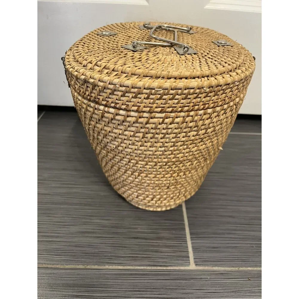 Vintage Chinese Wicker Tea Basket With Tea Pot and Tea Cups- 4 Pieces - Picture 8 of 10